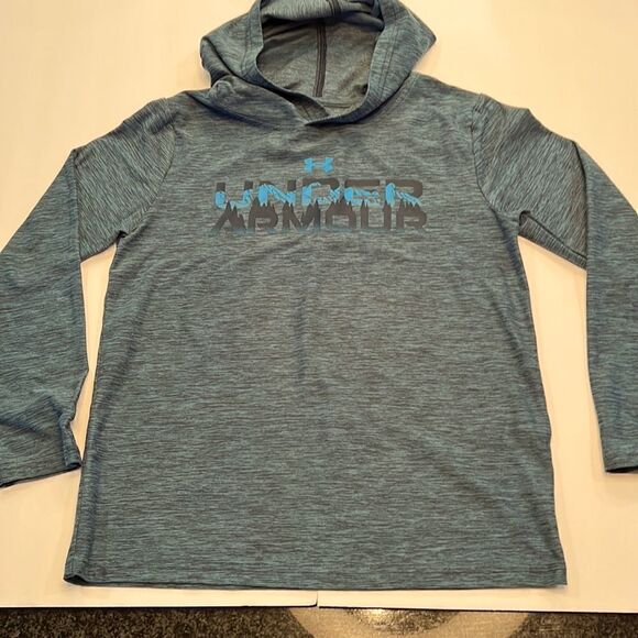 UNDER ARMOUR Y Med Hoodie. Just like new - Picture 1 of 4